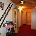 Haus Schoenleiten 아파트