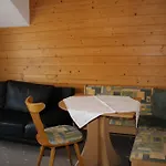 Haus Schoenleiten 아파트