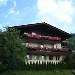 아파트 Haus Schoenleiten *